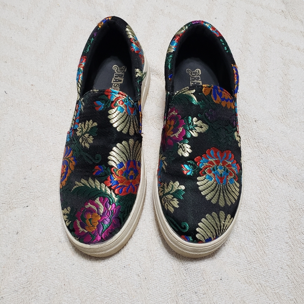 Embroidered shoes